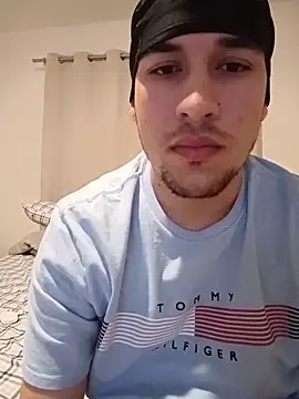 Snapshot of Jadriel23 chatting on December 19, 12:28 am Jadriel23 online show from December 19, 12:28 am