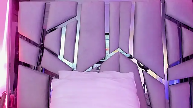 Snapshot of _valeria_saenz_ chatting on November 29, 2:03 am valeria saenz online show from November 29, 2:03 am