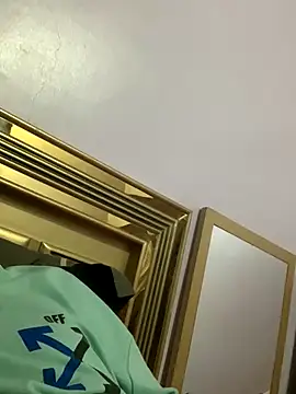 FlungBergenia online show from October 21, 1:34 pm