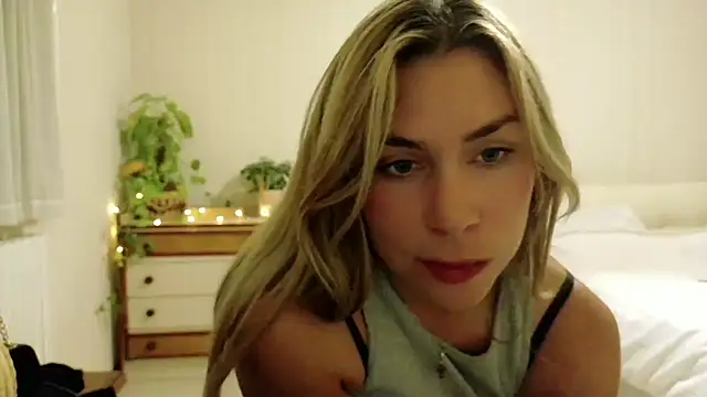 wonderalice31 online show from November 9, 8:40 pm