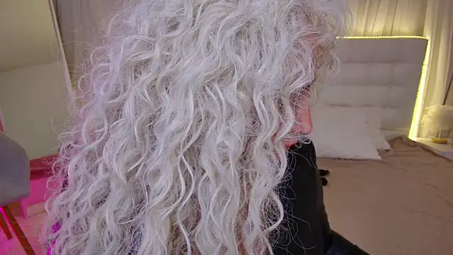 Snapshot of Lilit_1Love chatting on November 29, 4:43 pm Lilit 1Love online show from November 29, 4:43 pm