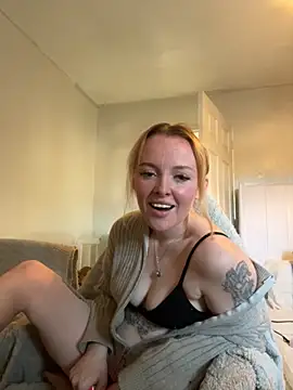 RedHeadRoxyUK online show from November 12, 11:43 am