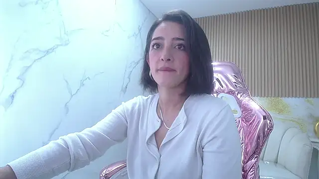 sara lopez s online show from November 4, 1:43 pm