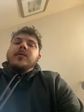 Snapshot of XXKieran chatting on February 21, 2:29 pm XXKieran online show from February 21, 2:29 pm