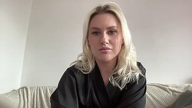Snapshot of ElaraLuxxxe chatting on September 24, 10:07 am ElaraLuxxxe online show from September 24, 10:07 am