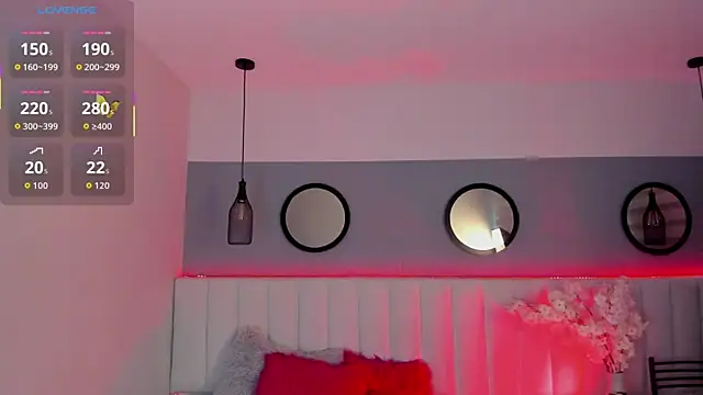 Snapshot of Mila_Hank_ chatting on September 28, 12:32 pm Mila Hank online show from September 28, 12:32 pm