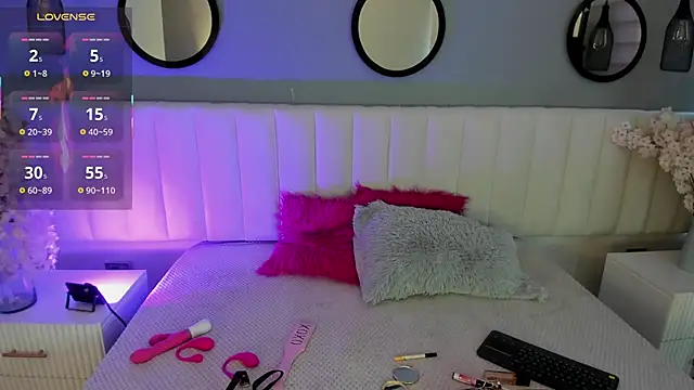 Snapshot of Mila_Hank_ chatting on November 8, 12:16 pm Mila Hank online show from November 8, 12:16 pm