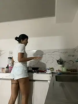 Amberdecolombia online show from February 23, 4:21 am