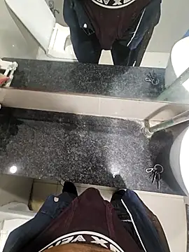 Snapshot of Gamecoc chatting on December 17, 10:43 am Gamecoc online show from December 17, 10:43 am