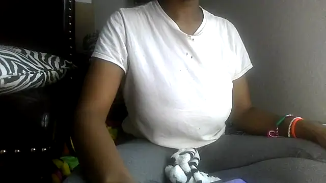 prettymaa online show from October 23, 6:28 pm