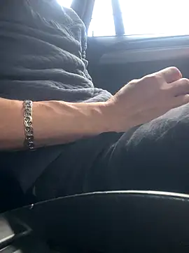 Snapshot of bmwe71 chatting on September 16, 10:38 am bmwe71 online show from September 16, 10:38 am