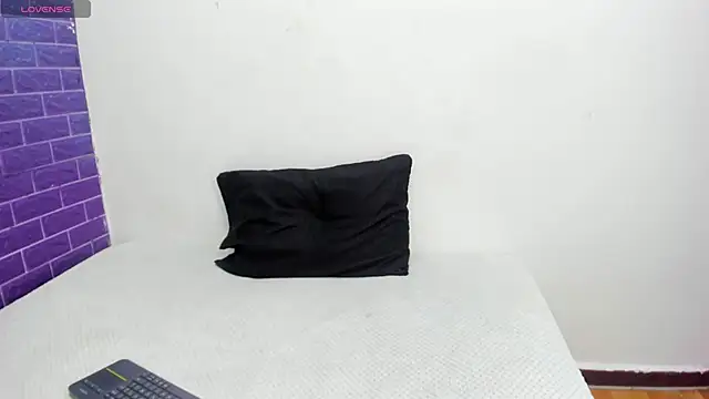 Snapshot of Cora_222 chatting on September 12, 11:10 am Cora 222 online show from September 12, 11:10 am