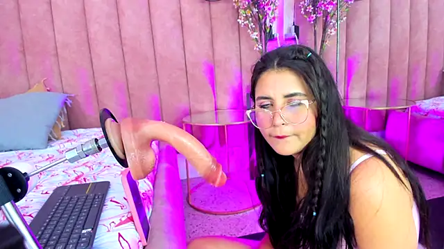 Snapshot of LizzyOlsen chatting on October 26, 5:02 am LizzyOlsen online show from October 26, 5:02 am