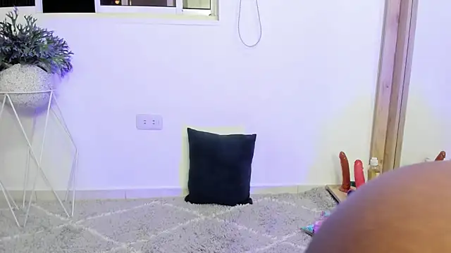 Snapshot of coral15_ chatting on October 26, 2:17 am coral15 online show from October 26, 2:17 am