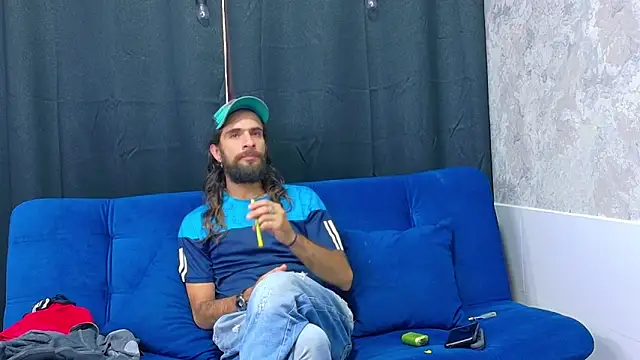 Snapshot of hairy_mannn chatting on September 8, 7:24 pm hairy mannn online show from September 8, 7:24 pm