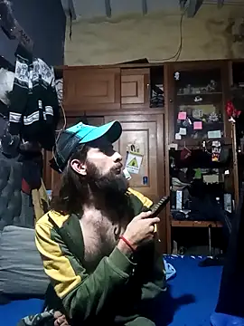 Snapshot of hairy_mannn chatting on November 15, 1:03 am hairy mannn online show from November 15, 1:03 am