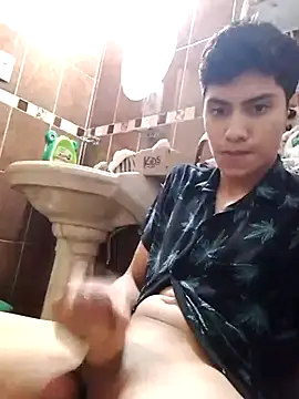 aispuro8505 online show from September 15, 7:52 am