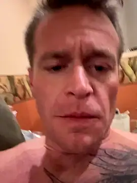 DILFiGuess11 online show from October 25, 5:15 am