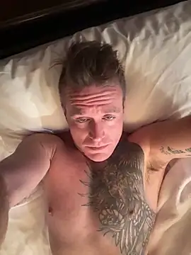 DILFiGuess11 online show from November 12, 1:44 pm