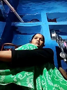 Snapshot of Jooli_xx chatting on October 30, 12:39 pm Jooli xx online show from October 30, 12:39 pm