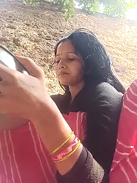 Snapshot of Jooli_xx chatting on November 30, 5:44 am Jooli xx online show from November 30, 5:44 am