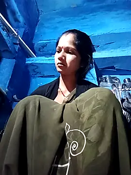 Snapshot of Jooli_xx chatting on December 3, 12:18 am Jooli xx online show from December 3, 12:18 am