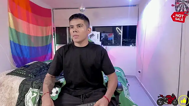 Snapshot of Jack_castell chatting on November 23, 11:37 pm Jack castell online show from November 23, 11:37 pm