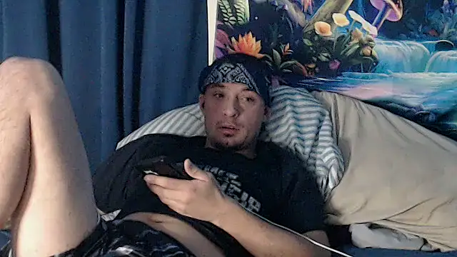 Snapshot of YoBlezz chatting on November 20, 8:14 am YoBlezz online show from November 20, 8:14 am