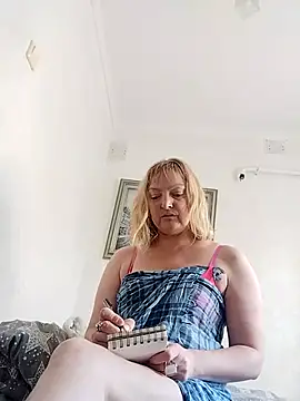 Snapshot of LiluLiluLilu chatting on September 13, 7:08 am LiluLiluLilu online show from September 13, 7:08 am