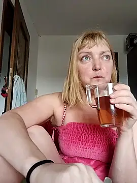 Snapshot of LiluLiluLilu chatting on September 22, 6:37 am LiluLiluLilu online show from September 22, 6:37 am