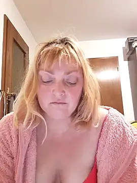 Snapshot of LiluLiluLilu chatting on October 18, 7:36 pm LiluLiluLilu online show from October 18, 7:36 pm