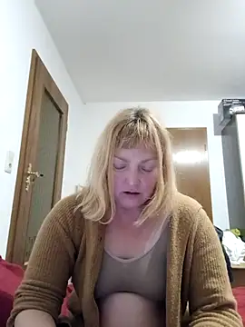 LiluLiluLilu online show from January 31, 7:11 pm