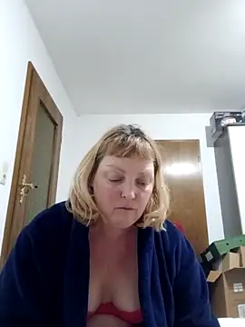 LiluLiluLilu online show from February 26, 10:42 pm