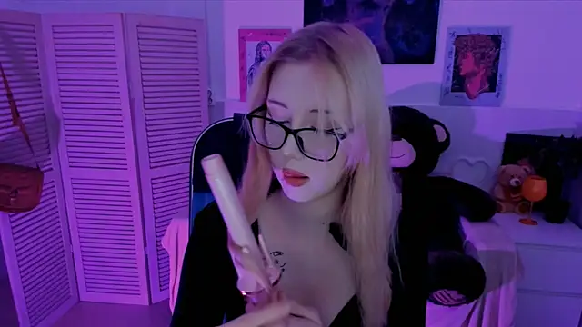 Snapshot of RubyBennett chatting on September 17, 7:32 am RubyBennett online show from September 17, 7:32 am
