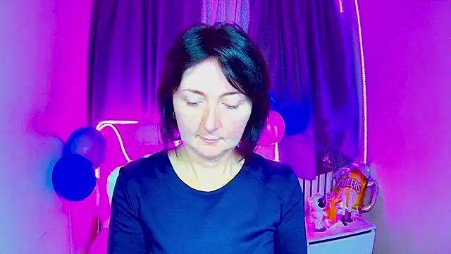 VivianGuchih online show from September 27, 6:18 am