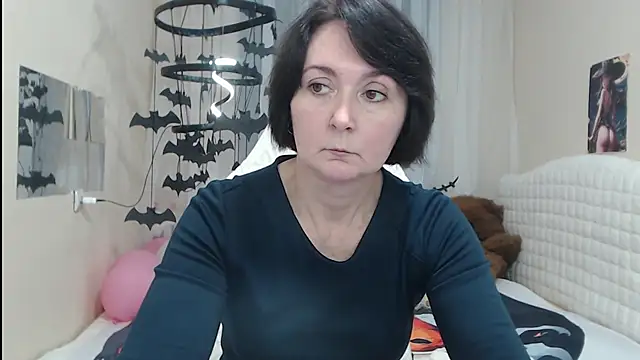 VivianGuchih online show from November 2, 12:51 pm