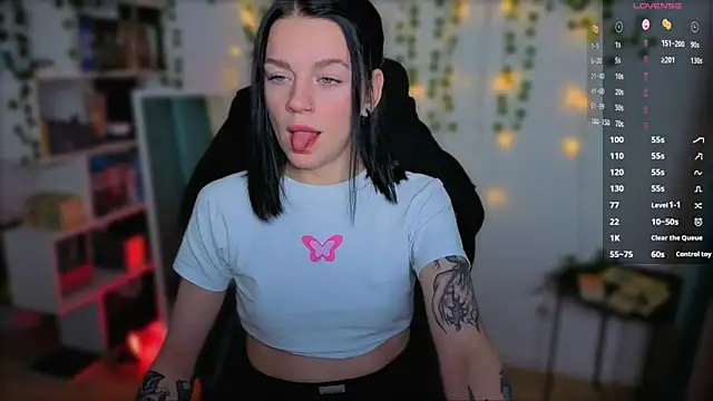 raspberry  girl  online show from September 12, 7:36 pm