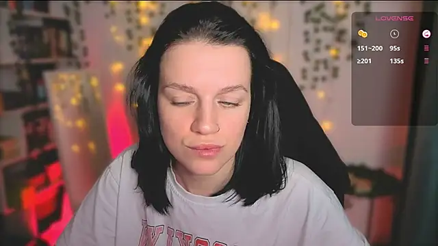 raspberry  girl  online show from October 10, 9:03 pm