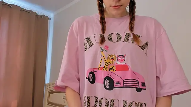 VelvetRisque online show from March 30, 7:20 am