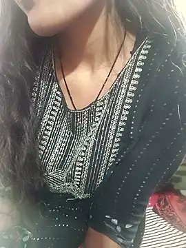 posewith online show from February 8, 8:07 am