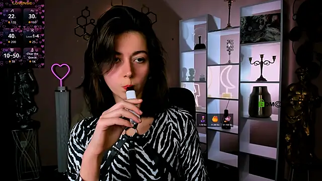 Snapshot of kitniss_dreamy chatting on November 16, 8:47 pm kitniss dreamy online show from November 16, 8:47 pm