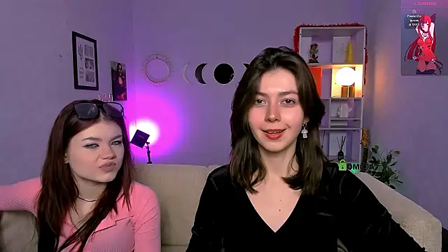 kitniss dreamy online show from March 6, 8:27 pm