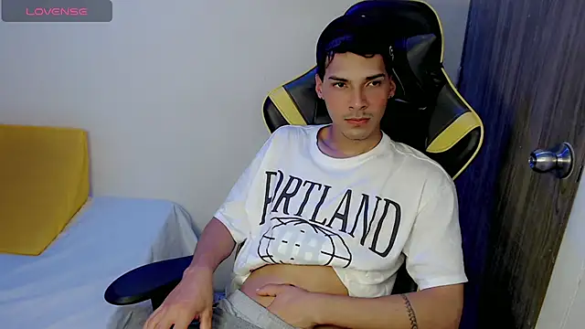 Snapshot of yankees_ chatting on October 1, 3:45 am yankees online show from October 1, 3:45 am