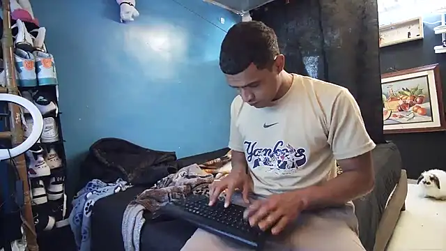 JoshuaMiller online show from September 21, 1:02 pm