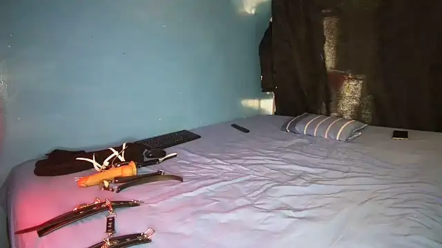 JoshuaMiller online show from October 1, 8:04 pm