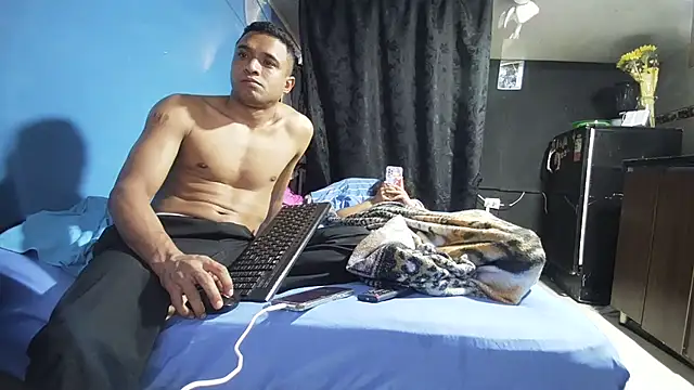 JoshuaMiller online show from November 19, 1:27 am