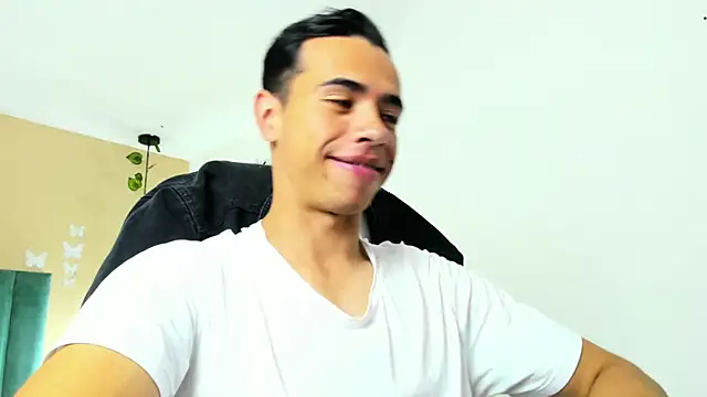 Snapshot of Muscle_Scott chatting on September 15, 12:05 pm Muscle Scott online show from September 15, 12:05 pm