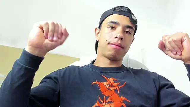 Snapshot of Muscle_Scott chatting on September 19, 12:06 pm Muscle Scott online show from September 19, 12:06 pm