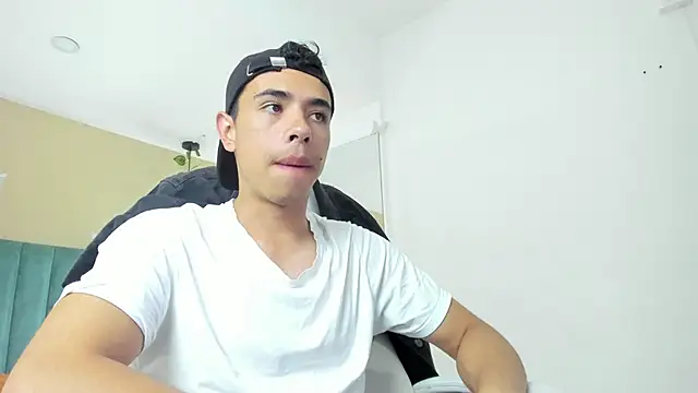 Snapshot of Muscle_Scott chatting on September 22, 12:07 pm Muscle Scott online show from September 22, 12:07 pm