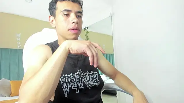 Snapshot of Muscle_Scott chatting on September 23, 12:08 pm Muscle Scott online show from September 23, 12:08 pm